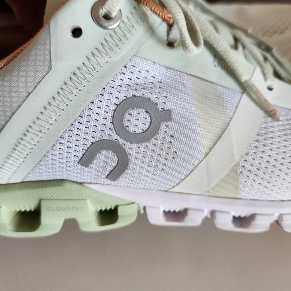 On Running Cloud Shoes in Light Green and Brown - Picture 8 of 10